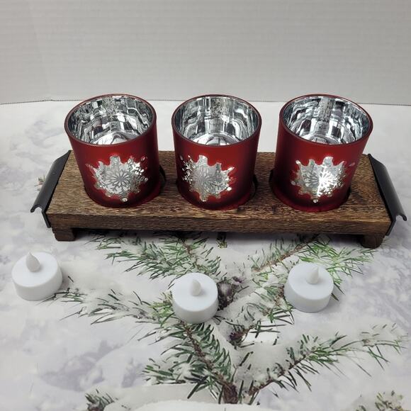 NWT Hallmark Faux Wood Tray with 3 Red Glass Snowflake Tealight Holders - Picture 2 of 11